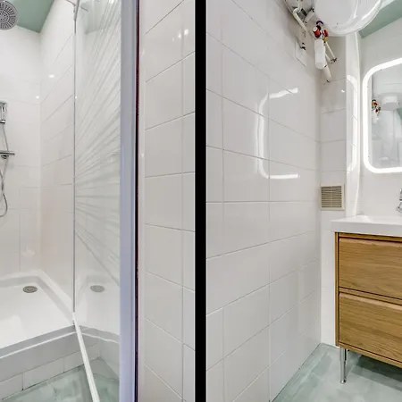 Montmartre L Center & Historic Sacre-coeur Apartment