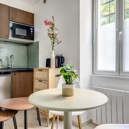 Montmartre L Center & Historic Sacre-coeur Apartment Paris