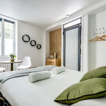 Montmartre L Center & Historic Sacre-coeur Apartment Paris