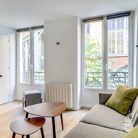 Montmartre L Center & Historic Sacre-coeur Apartment Paris