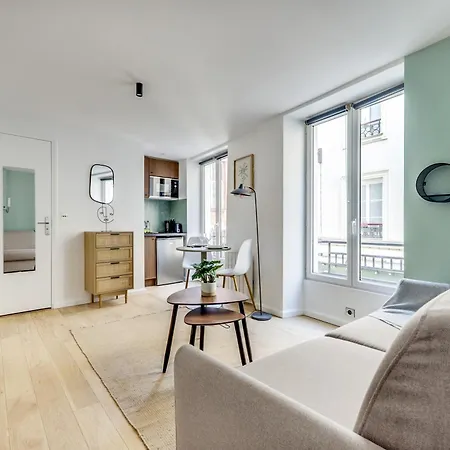 Montmartre L Center & Historic Sacre-coeur Apartment *