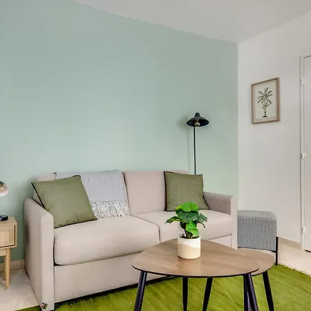 Montmartre L Center & Historic Sacre-coeur Apartment Paris